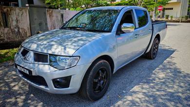 2015 Mitsubishi Triton LITE