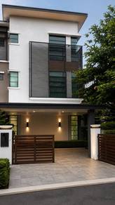 Semi-Detached House For Sale in Bukit Jelutong,SGR
