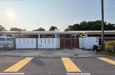 Semi-Detached House For Sale in Miri,SWK