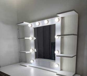 Makeup mirror set