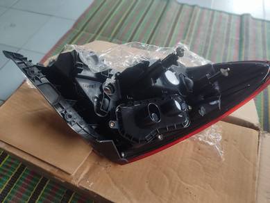 Lampu Belakang Proton Persona