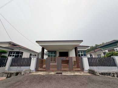 Bungalow House For Sale in Durian Tunggal,MLK