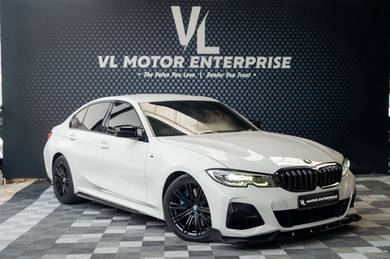 BMW 330i 30i M SPORT in Desa Petaling, KUL