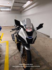 Yamaha R15