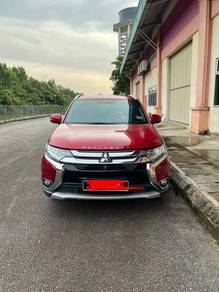 Mitsubishi Outlander 2.0 AWD in Ampang Hilir, KUL