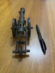 iron cast cannon miniature