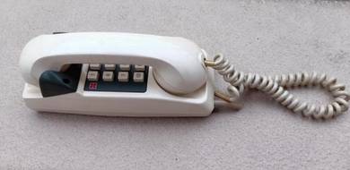 Telefon lama (A)