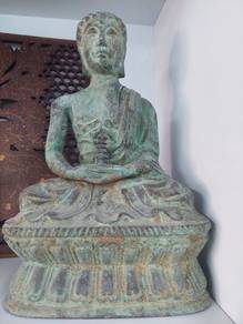 Sitting Buddha