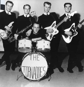 Vintage tshirt band THE TORNADOES' bustin'surfbord