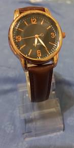 Casual Analog Quartz Watch