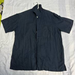 Kemeja Uniqlo