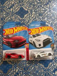 Hotswheel: Nissan Skyline R35 & Supra Mk4