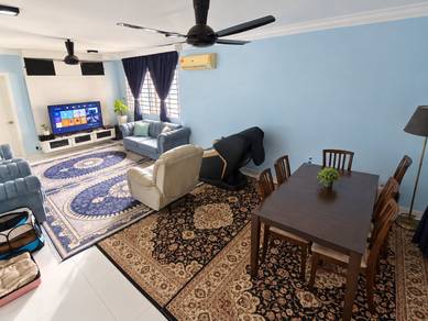 Condominium For Sale in Venice Hill