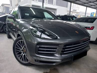 2021 Porsche Cayenne BASE