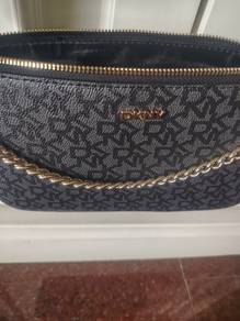 DKNY Women's Bryant Dome Crossbody, Black Logo