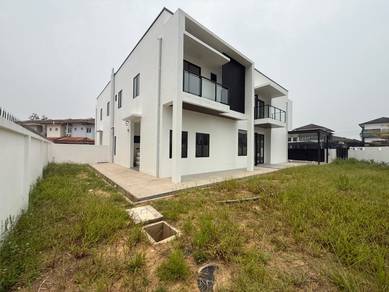 Semi-Detached House For Sale in Kuching,SWK