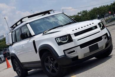 2021 Land Rover Defender 110 P300