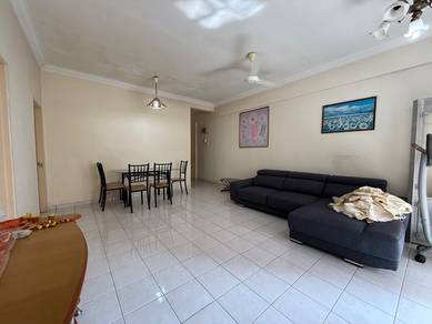 Condominium For Rent in Green Acre