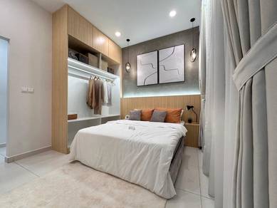 Condominium For Sale in Sanderling, Lakefront Cyberjaya