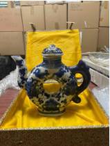 Blue & White Cracked Glaze Ring Teapot