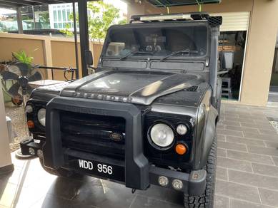 Land Rover Defender 110 in Johor Bahru, JHR