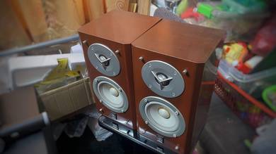Yamaha NS-M325 Stereo Bookshelf Speaker