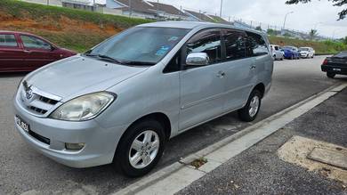 2005 Toyota Innova G