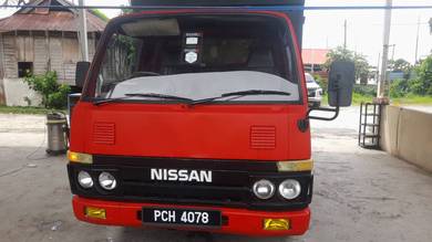 Nissan Cabstar 2.5 petrol