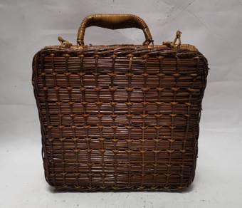 Vintage Picnic Wicker Basket Cotton Lined with Pla
