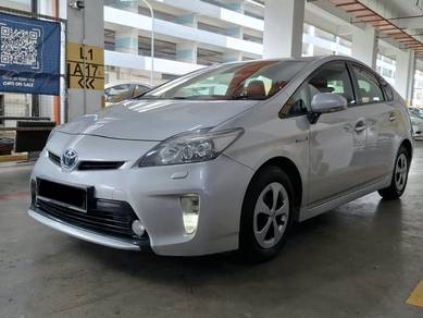 2013 Toyota Prius LUXURY (HYBRID)