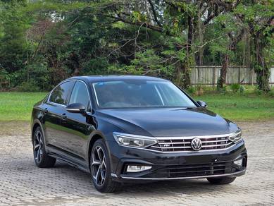 2022 Volkswagen Passat R-LINE