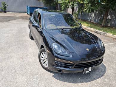 Porsche Cayenne in Bandar Bukit Raja, SGR