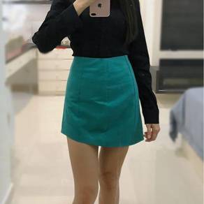 Green short skirt