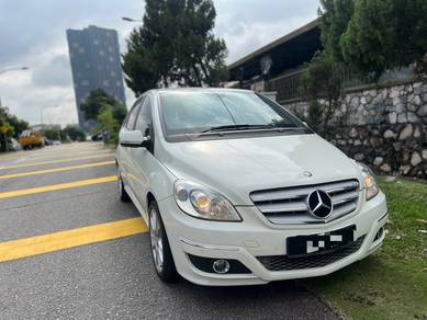 2011 Mercedes Benz B180 180 (CBU)