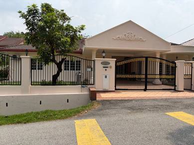 Bungalow House For Rent in Petaling Jaya,SGR