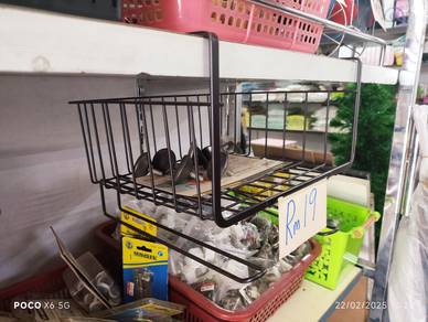 Bakul Besi Jenis Gantung Baru