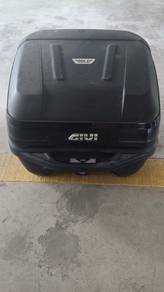 GIVI Top Box with Mounting Bracket - Used