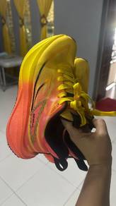Kasut Running 