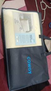 BRAND new foam pillow 