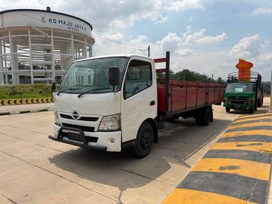 21.5 Kaki Hino WU710R Wooden Cargo For Sell