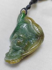 Liontin Giok Jadeite Bunga dan Burung Burma Gred A