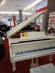 Hailun grand piano