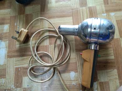 Hair dryer
