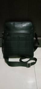 B u r b e r r y Sling Bag for Men 