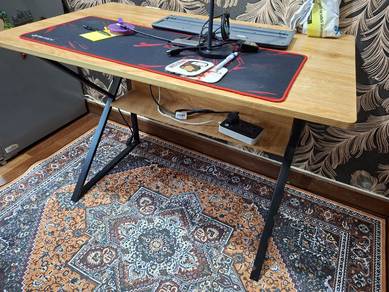 Computer table