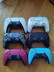 PS5 Dualsense controllers