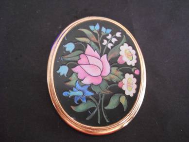 P033 Vintage pendant signed Avon