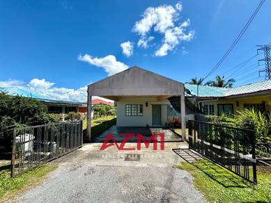 Semi-Detached House For Sale in Miri,SWK