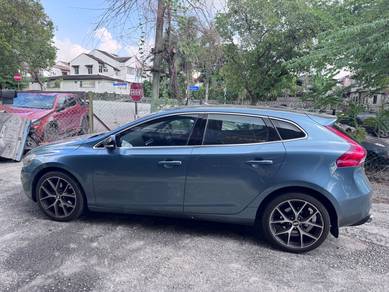 Volvo V40 T5 in Kuantan, PHG