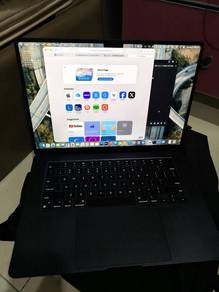 MacBook Air M3 midnight